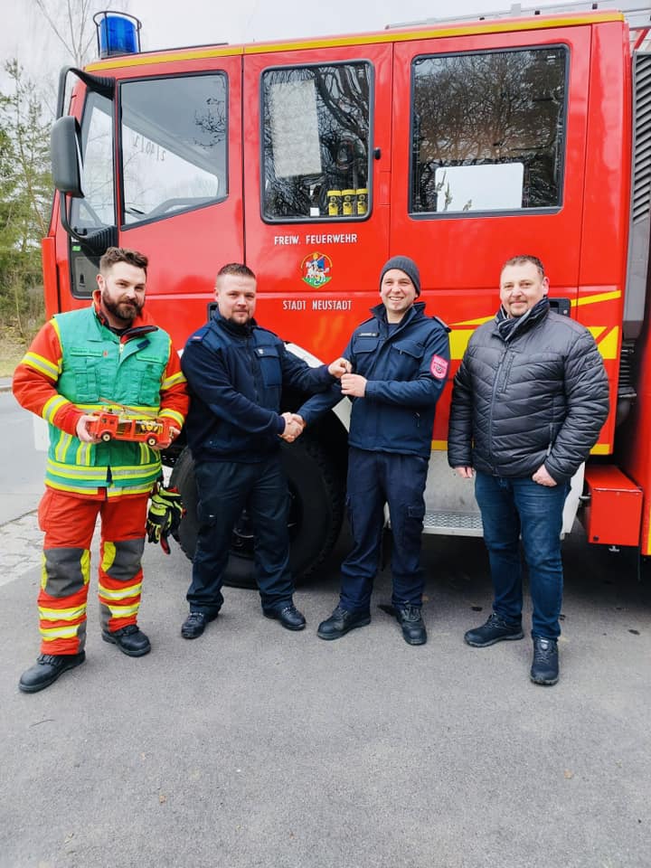 04.03.2023 – Leihgabe eines Löschgruppenfahrzeugs von der FF Neustadt