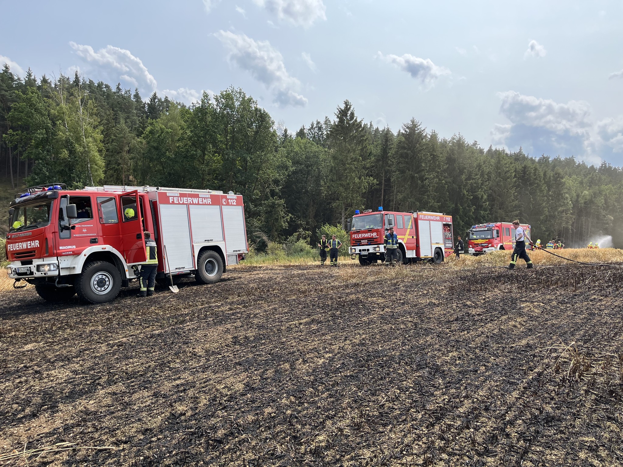10.07.2023 – 14.18 Uhr – Nachforderung – B2 Brand Freifläche >100qm – Scherreuth