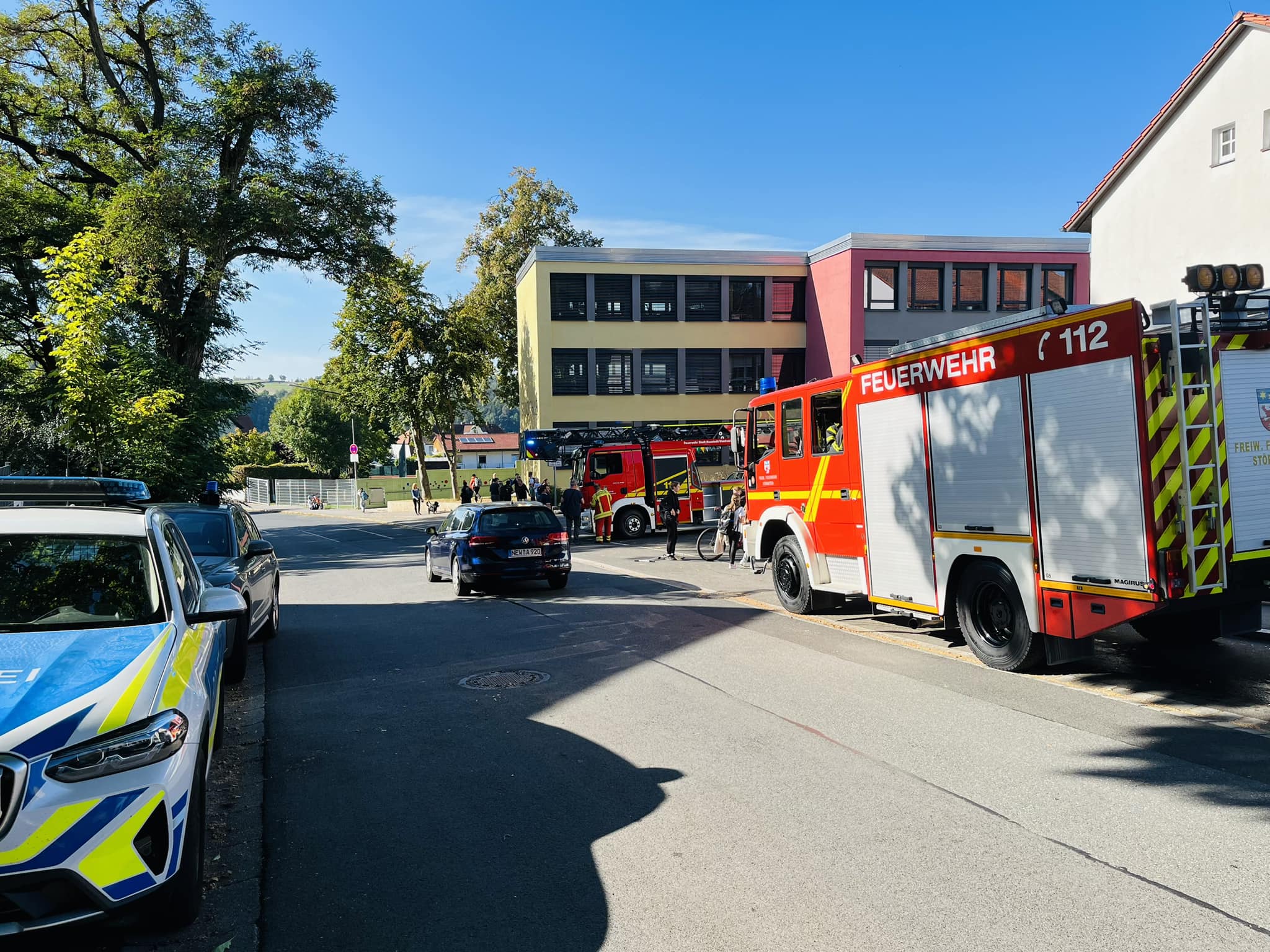 28.09.2023 – 15.26 Uhr – B5 Gebäude hohe Personenzahl/Krankenhaus – Neustadt/WN